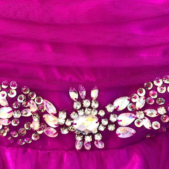 “B. Smart” brand, size 3/4, purple ombré party dress - Picture 2 of 3